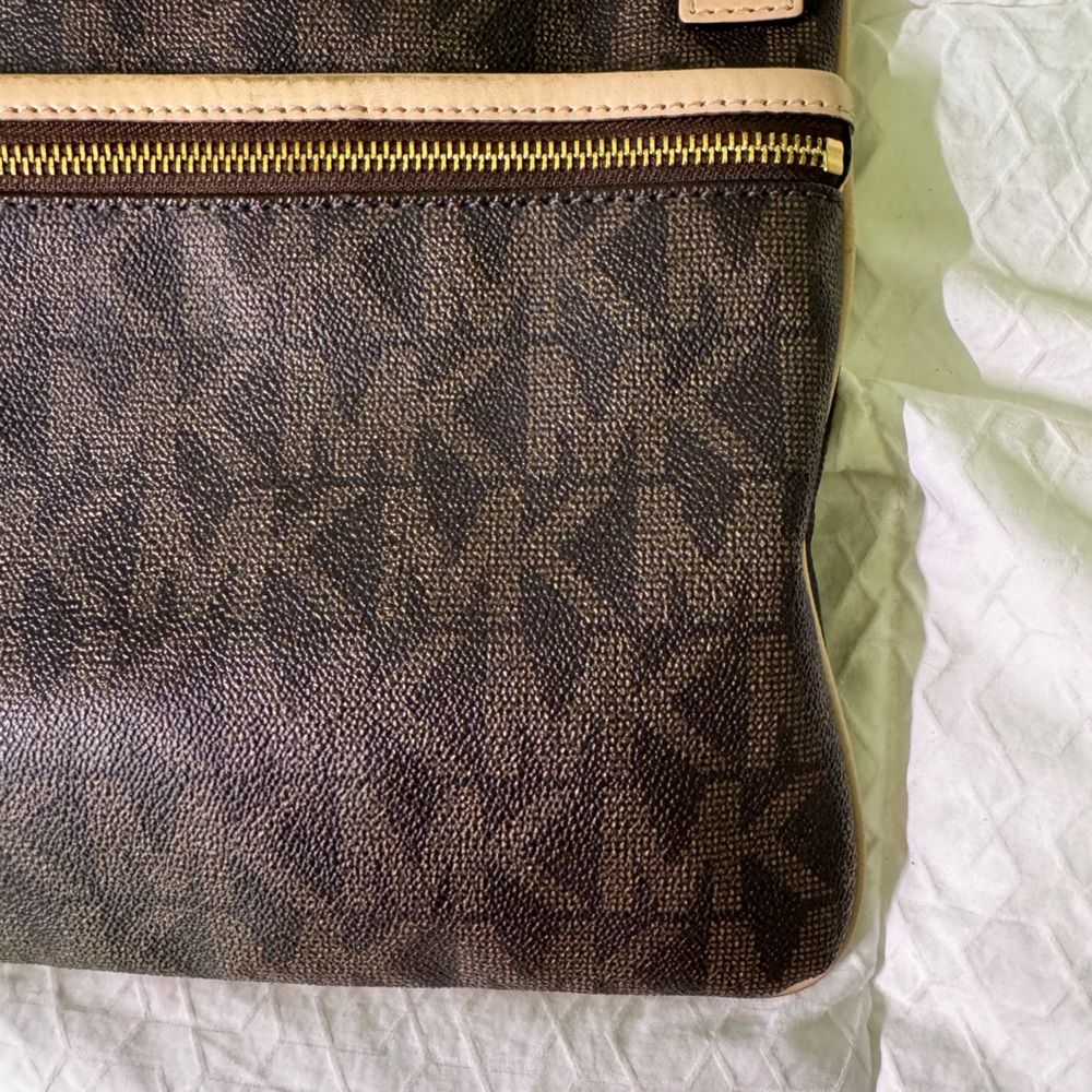 Michael Kors cross body